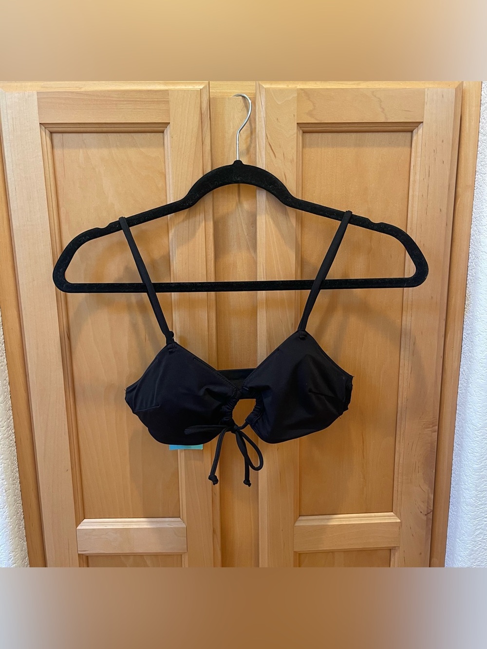 NWT H&M Black Ruched Drawstring Bikini Top – Size 4